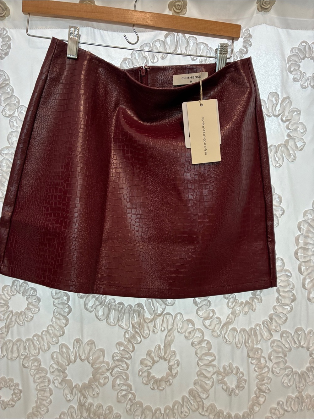 Commense Wine Croc-Embossed Faux Leather Mini Skirt
